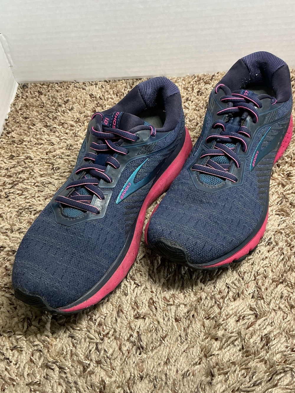 Brooks Ghost 12 Women’s Size 8.5 Navy Pink Running Shoes 1203051B414 - Picture 2 of 16